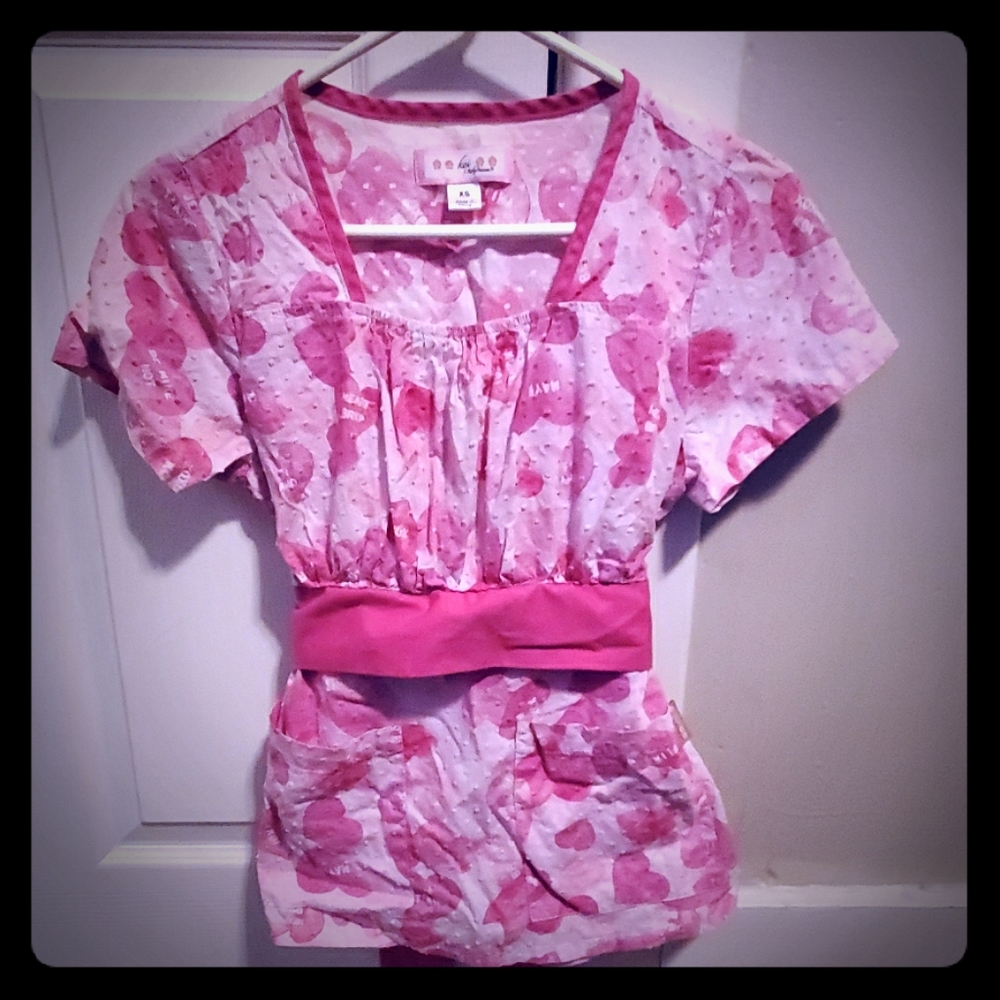 Scrub top